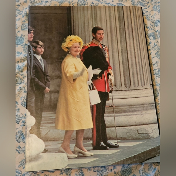 Queen Mother Book - Picture 2 of 2